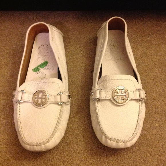 **** SOLD **** TORY BURCH "Harrison Driver" - Picture 2 of 4