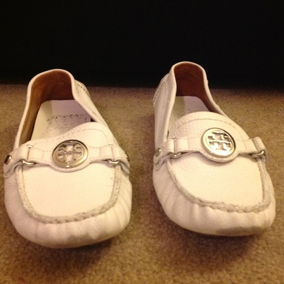 **** SOLD **** TORY BURCH "Harrison Driver" - Picture 4 of 4