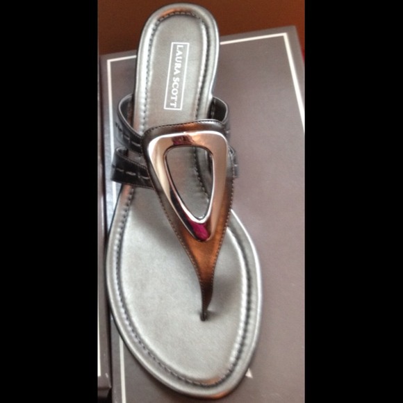 Brand new in box - Picture 1 of 2