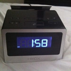 iPod/iPad docking station