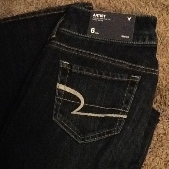 American eagle NWT size six dark denim jeans