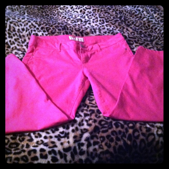 🚫Sold thru PP🚫L.E.I Pink,Stretchy, skinny jeans.