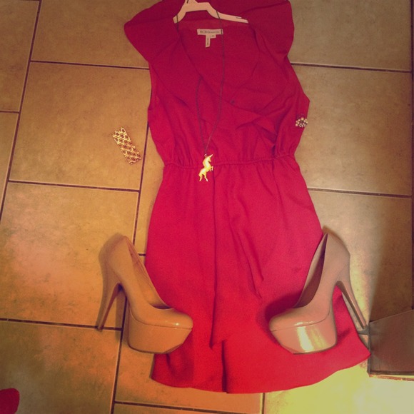 Bcbg dress XS but fits like a small