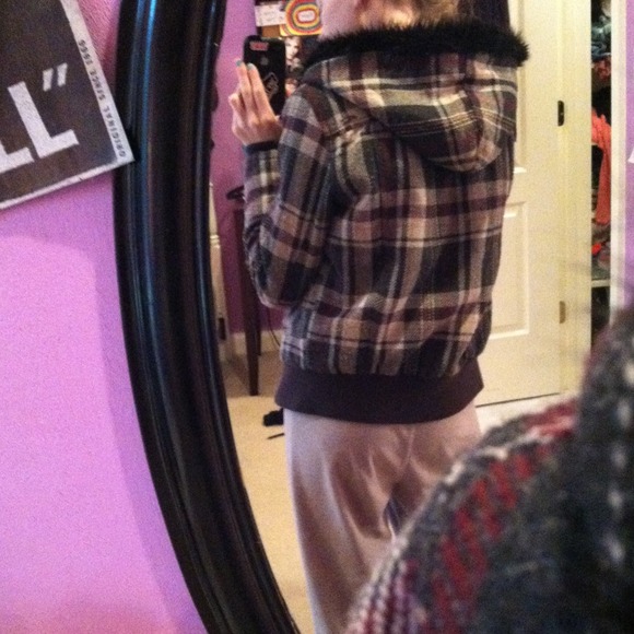 Oneill Winter Jacket - Picture 2 of 3