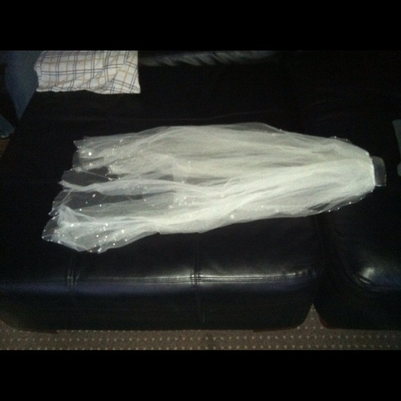 Wedding veil, w/ comb attachment