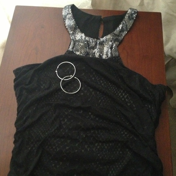 Express Tops - Black top w rushed sides. Halter.