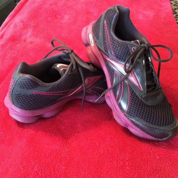 🚫Sold in a bundle🚫Reebok "Runtones" worn once