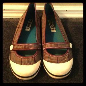 Roxy brown plaid button flats