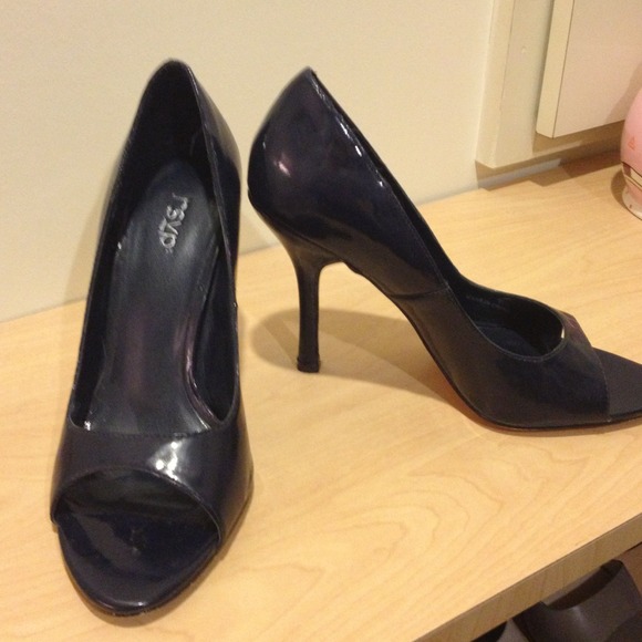 Navy patent peep toe Pump shoe