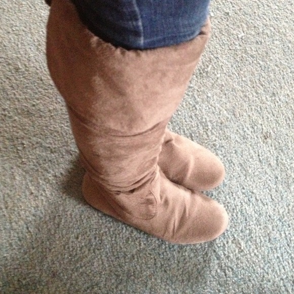 Grey boots - Picture 2 of 3