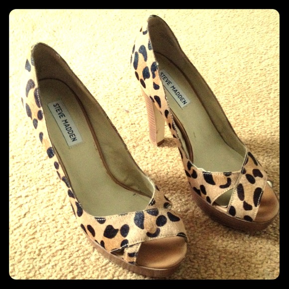 Steve Madden peep toe. Leopard print. Size 7 1/2