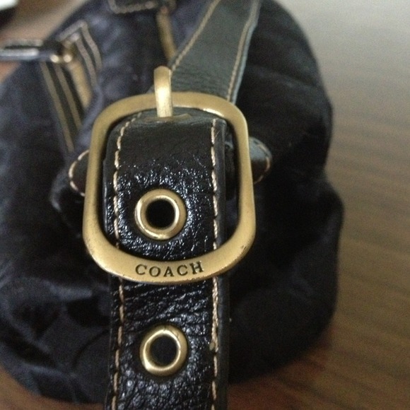 REDUCED!!! Small coach purse - Picture 2 of 2