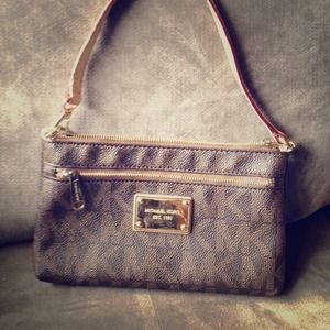 Michael Kors Jet Set large wristlet wallet