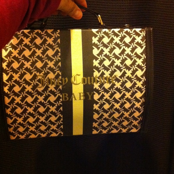 Is a box with a little outfit