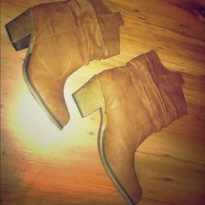 Light brown short boots. RESERVED