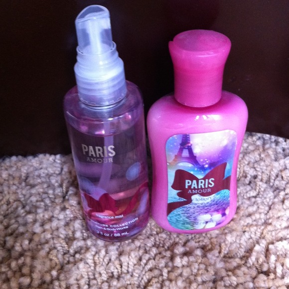 Paris Amour set brand new! - Picture 1 of 1