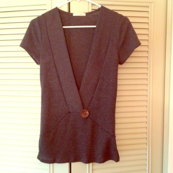 Short  sleeve sweater medium size. - Picture 1 of 2