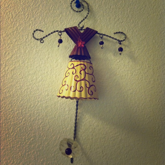 Adorable Hanger:)