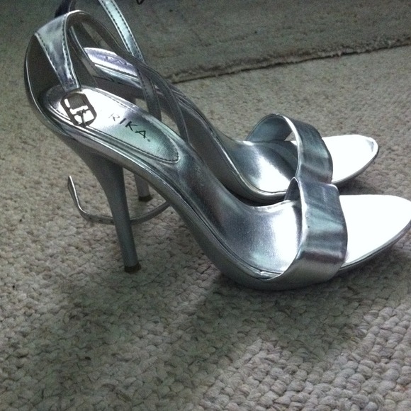 Sliver shoes - Picture 2 of 2