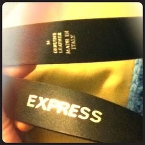 Black express belt. New no tags.