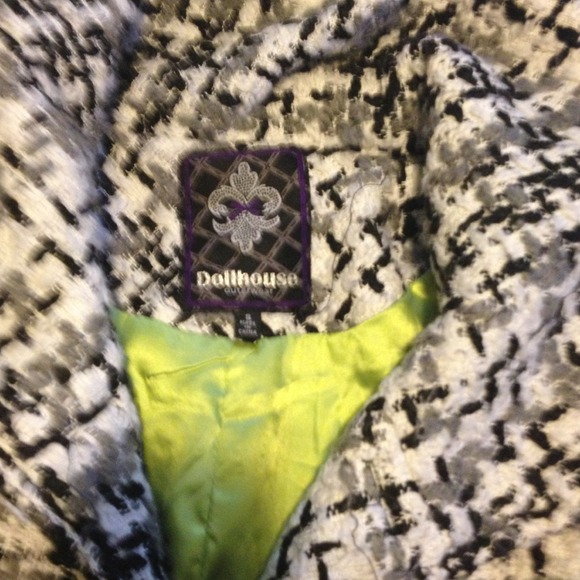 SOLD dollhouse coat black/white w limegreen lining - Picture 2 of 3