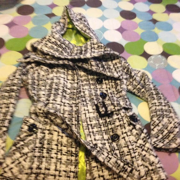 SOLD dollhouse coat black/white w limegreen lining - Picture 3 of 3