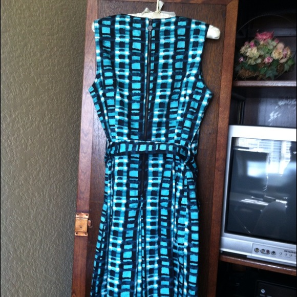 ***SOLD****Print dress - Picture 2 of 4