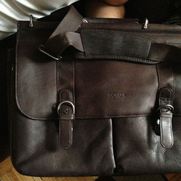Solo classic 16" leather Briefcase ( men). Brown