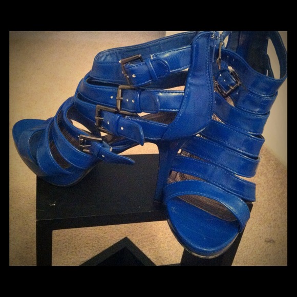 Blue platform heels - Picture 1 of 3