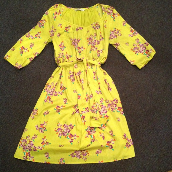 Old Navy Dresses & Skirts - Yellow floral print dress
