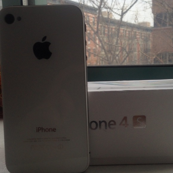 ****SOLD ON CRAIGLIST**iPhone 4S - Picture 2 of 3