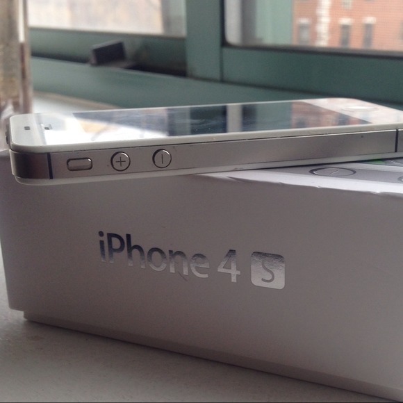 ****SOLD ON CRAIGLIST**iPhone 4S - Picture 3 of 3