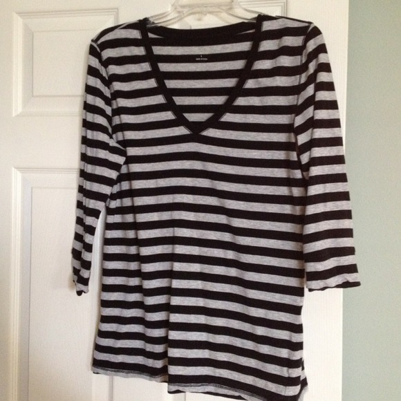 Calvin Klein Tops - Calvin Klein stripped tee😃