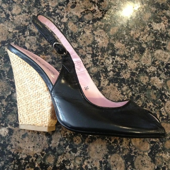 Aldo wedged sandals. - Picture 2 of 4