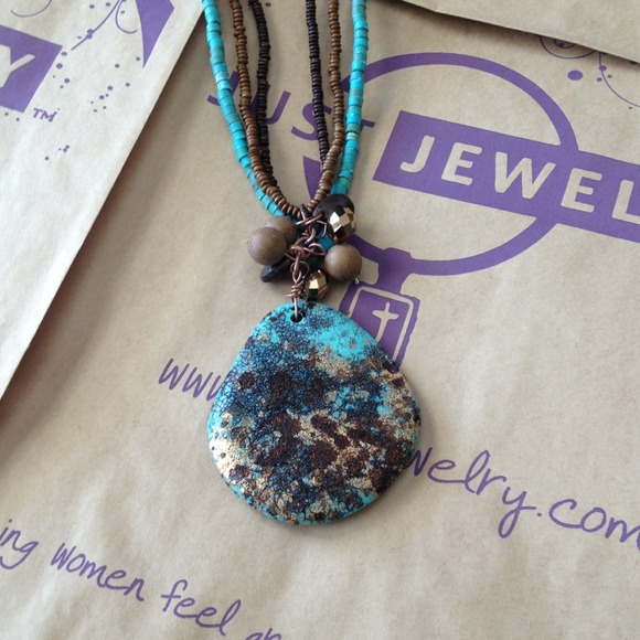 Matching bracelet & necklace. Seperate or bundle - Picture 2 of 3