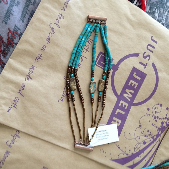 Matching bracelet & necklace. Seperate or bundle - Picture 3 of 3