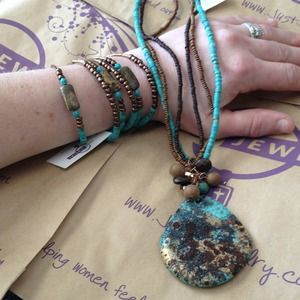 Matching bracelet & necklace. Seperate or bundle