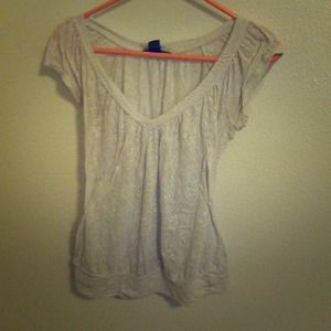 Very light rose white tee