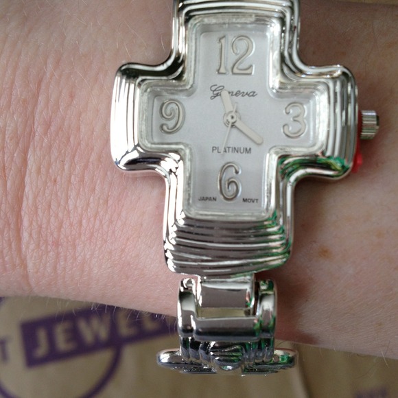 Just Jewelry Cross watch - Picture 3 of 3
