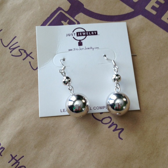 Just Jewelry earrings - Picture 4 of 4