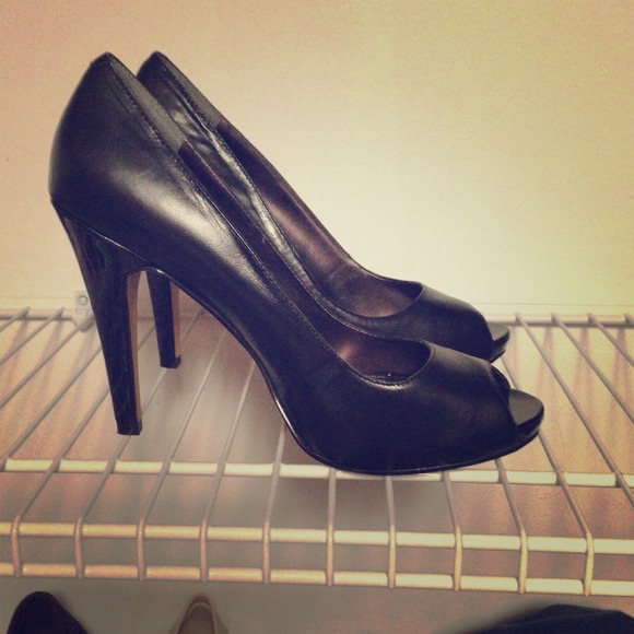 Nine West Peep Toe Pumps worn Once