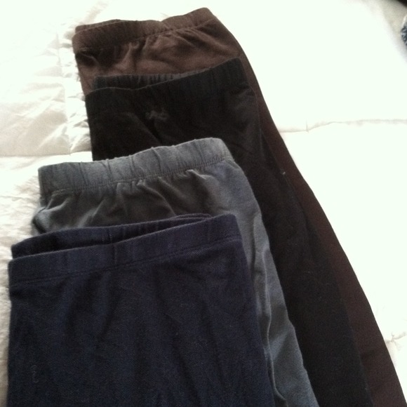 4 pair of leggings