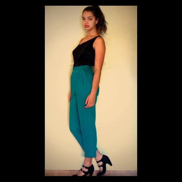 SALE Vintage Black Accordion Pleated Tank Top