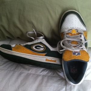 Green Bay packer tennis shoes