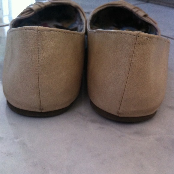 ❌ SOLD ❌ Light tanned color flats - Picture 4 of 4