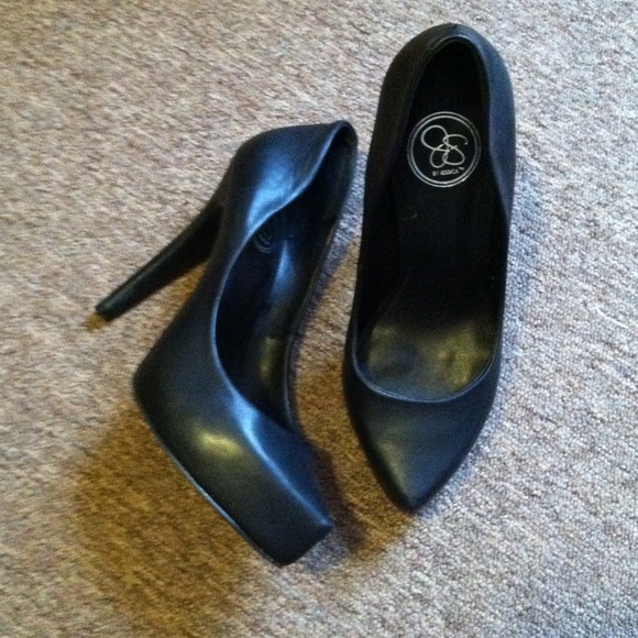 *new* Jessica Simpson black heels.