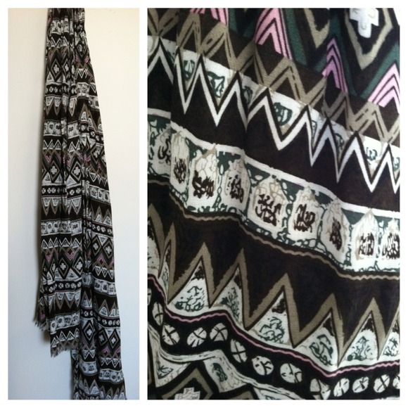 Aztec Print Scarf - Picture 2 of 2