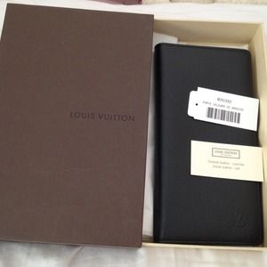 *Bundle Sale - LV Men Long Wallet & Paperweight*