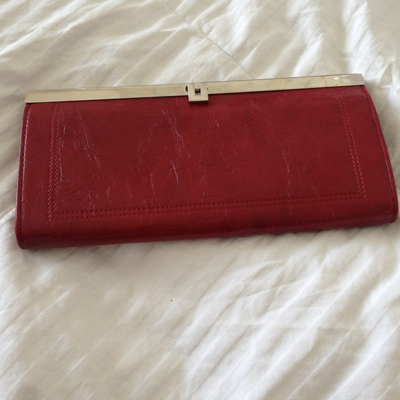 Poppie jones clutch