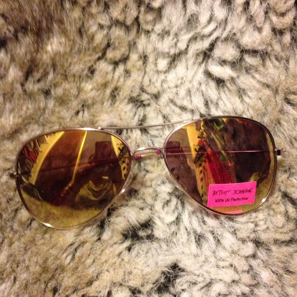 Betsy Johnson aviator glasses - Picture 1 of 3